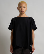 T-Shirt Scollo a barca taglio vivo