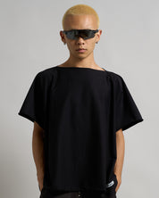 T-Shirt Scollo a barca taglio vivo